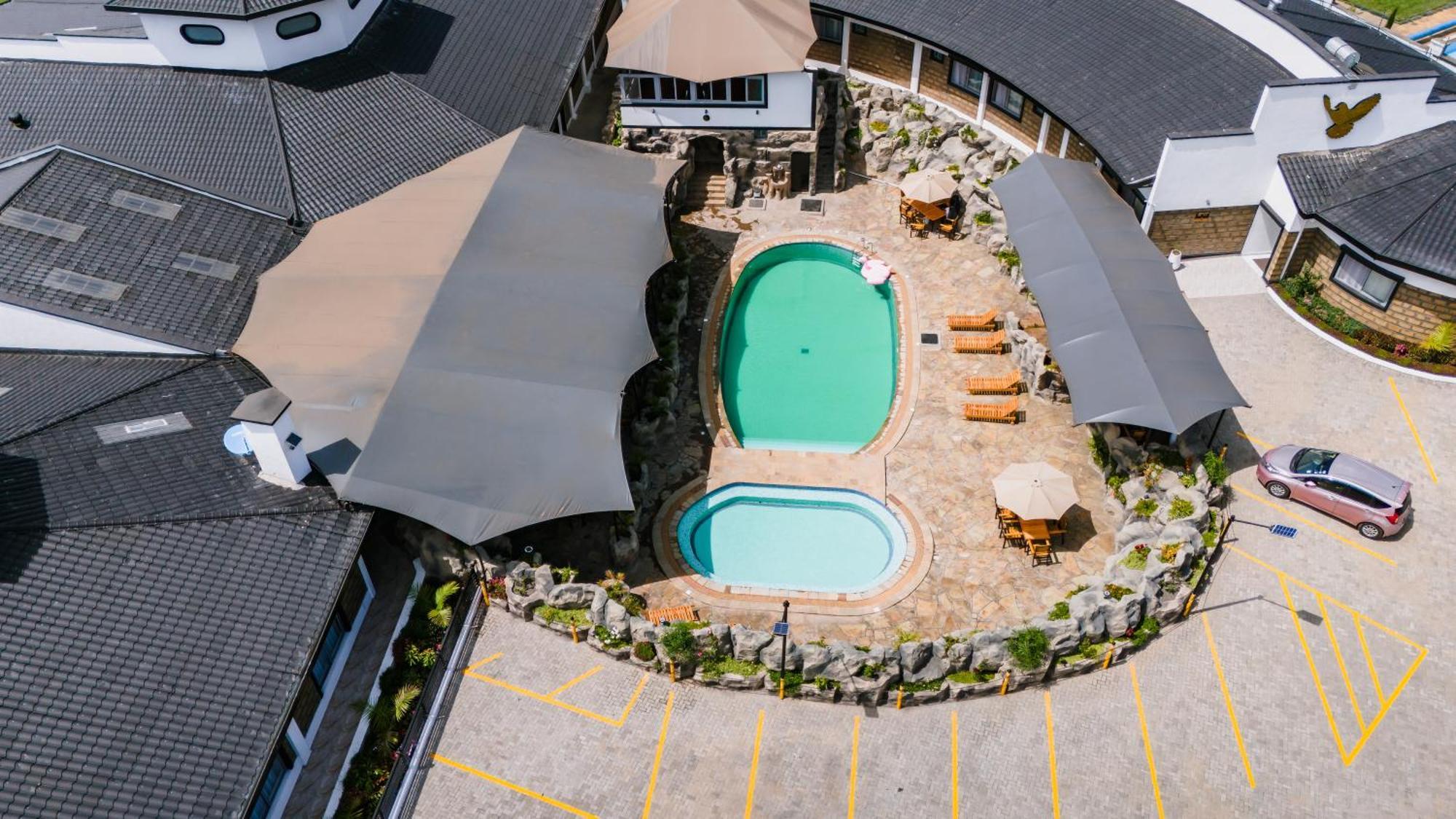 奈瓦沙Avian Court Penthouse公寓式酒店 外观 照片
